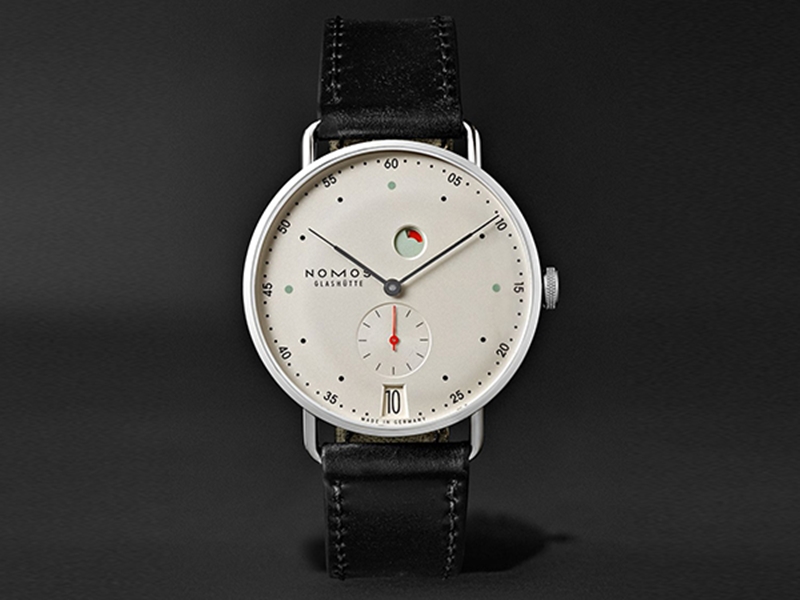 موقع MR PORTER يطرح ساعات NOMOS GLASHÜTTE الألمانية الراقية